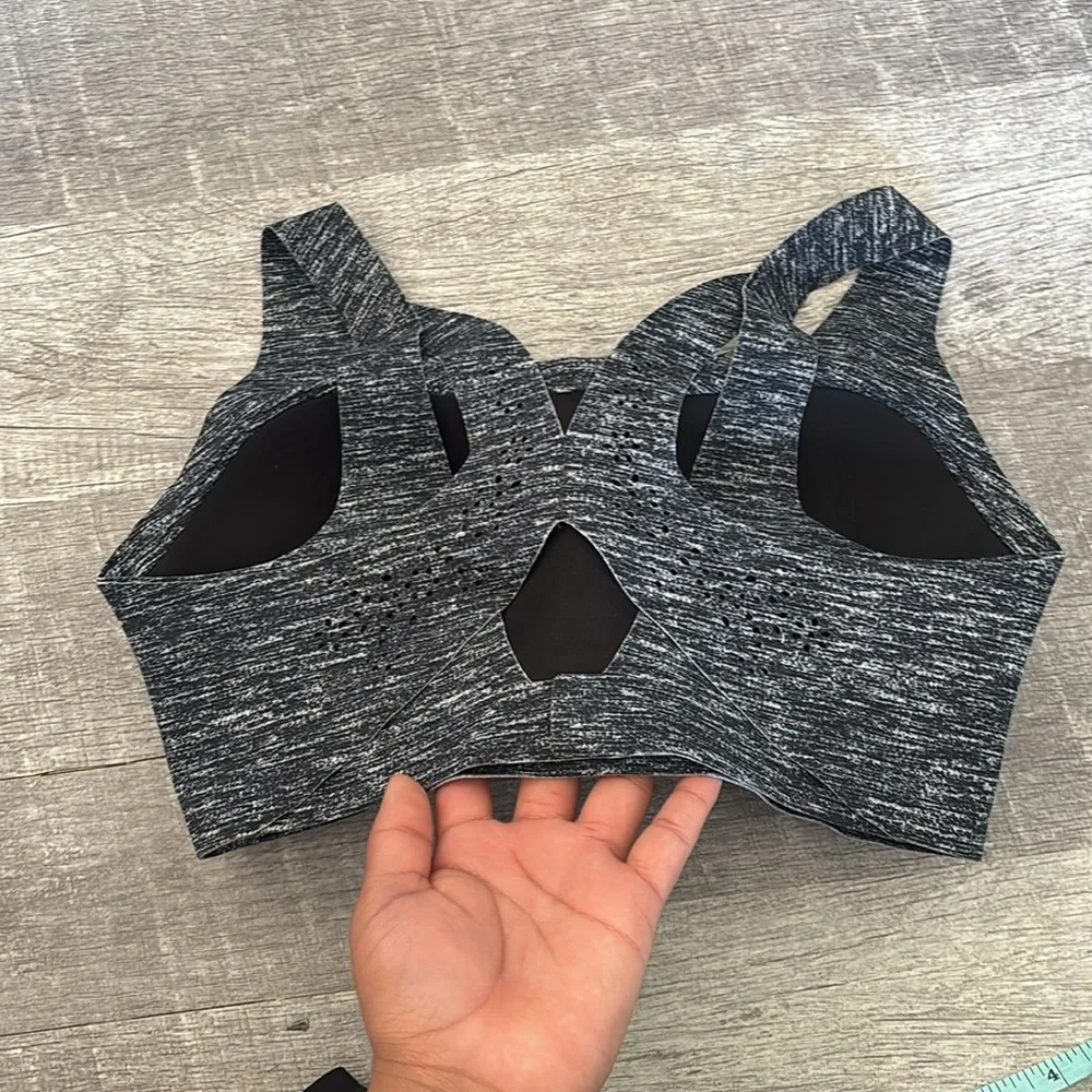 Victoria's Secret Angel Max Sports Bra - Picture 4 of 10